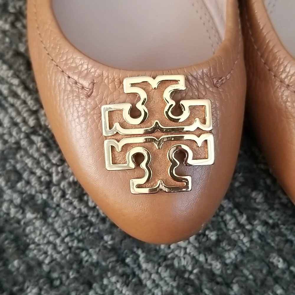 TORY BURCH tan leather ballet flats pebbled